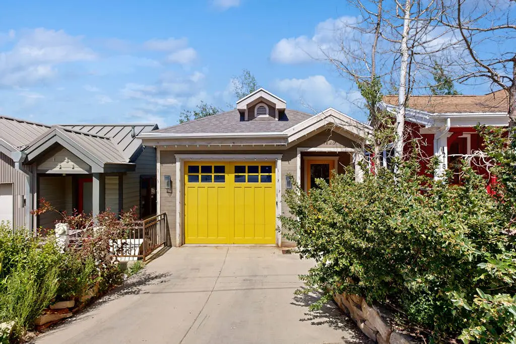1226 Lowell