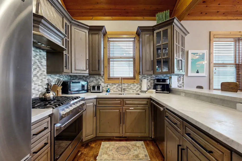 1226 Lowell