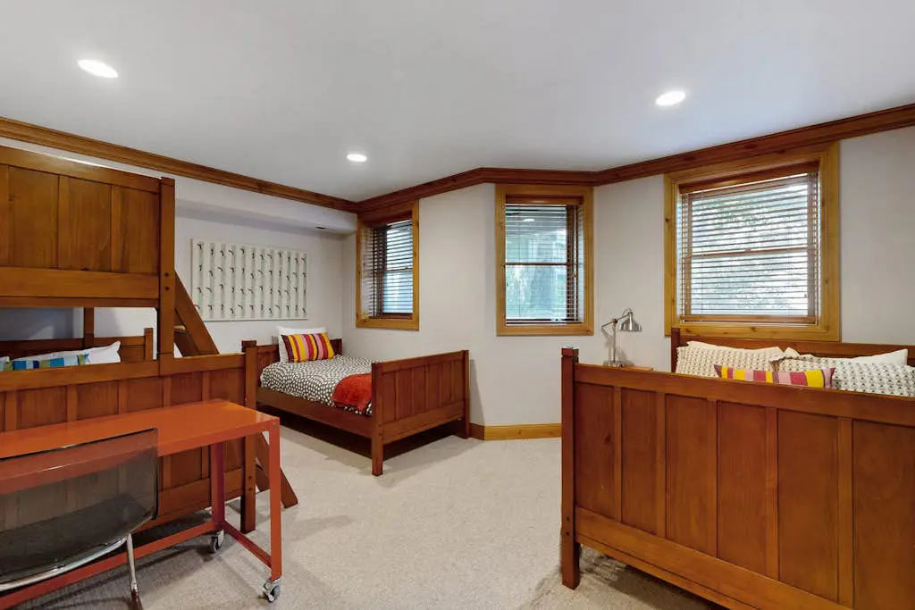 1226 Lowell