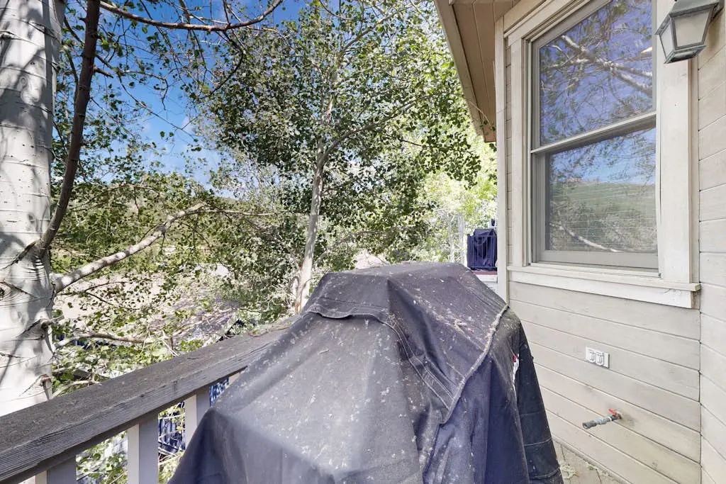 1226 Lowell