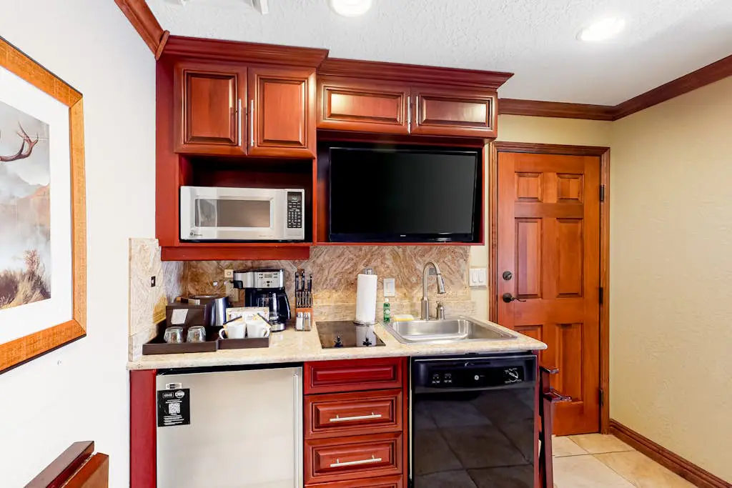 ski-in - ski-out Condo with Shared Hot Tubs & Pool, High-Speed WiFi, & Central AC
