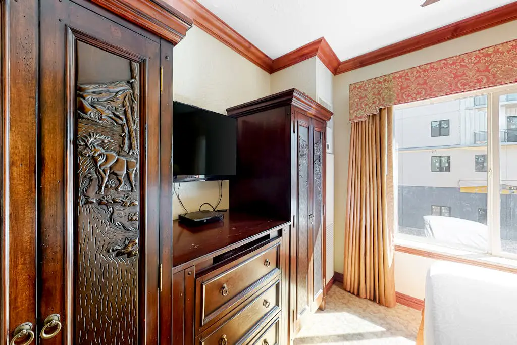 ski-in - ski-out Condo with Shared Hot Tubs & Pool, High-Speed WiFi, & Central AC