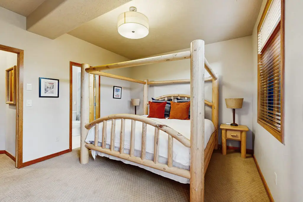 Luxury Old Town Ski House-Steps to Slopes