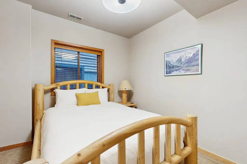 Luxury Old Town Ski House-Steps to Slopes
