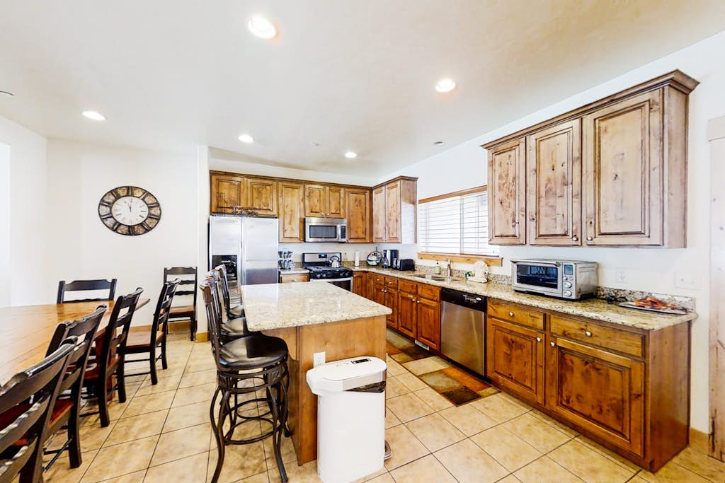 Family-Friendly Home with Private Hot Tub, Shared Pool, WiFi, and Central AC