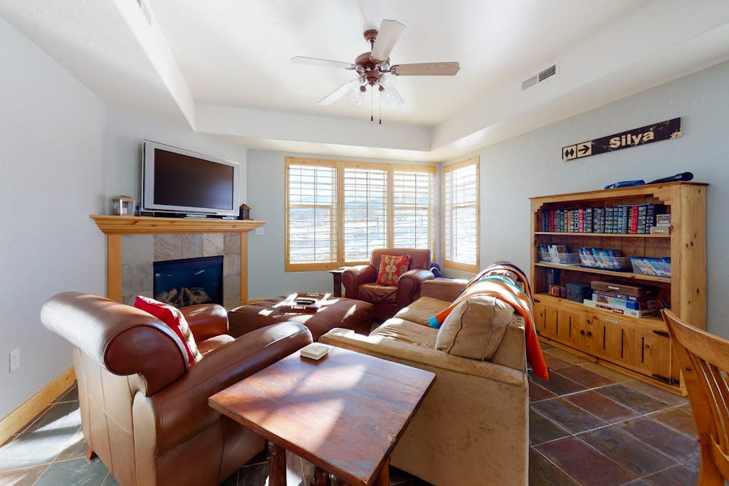 Two-Story Condo Near Skiing with Fast WiFi, Central AC, Fireplace, & Grill