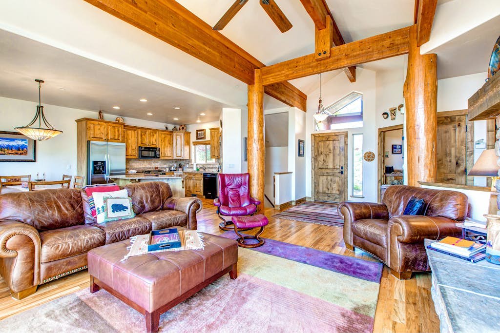 2-story duplex in great location with private balcony, mountain views, fireplace