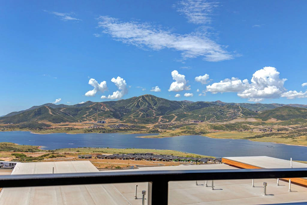 Hideout Hideaway - A