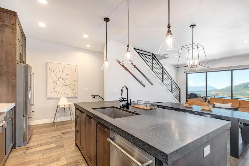 On Top of the Mountains - Full Townhome