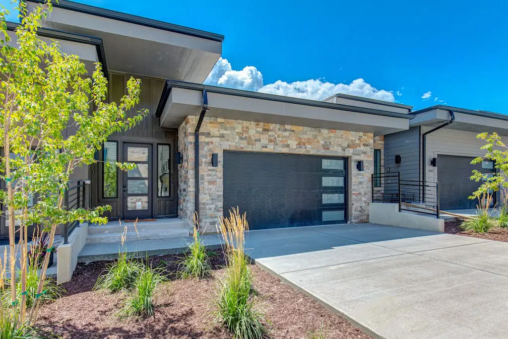 On Top of the Mountains - Full Townhome