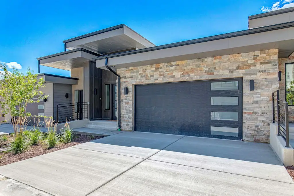 On Top of the Mountains - Full Townhome