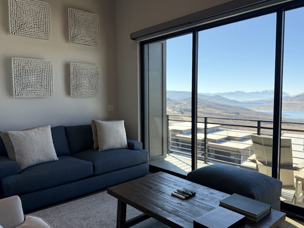 Stunning View, Family Fun and Steps from Deer Valleys New East Village