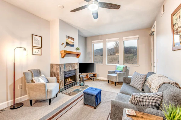 Superbly Updated Condo with Mountain Views, Shared Pool, Hot Tub, Walking Paths