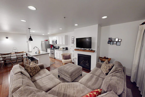 Dog-friendly Old Town Empire Condo near resort with ski storage