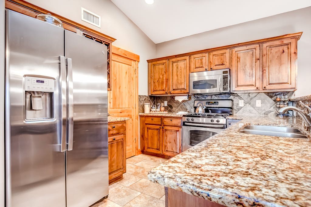 Ski view condo with fast WiFi, private grill, easy ski access, pool, & hot tub