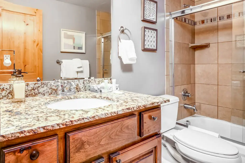 Class & Comfort in Bear Hollow