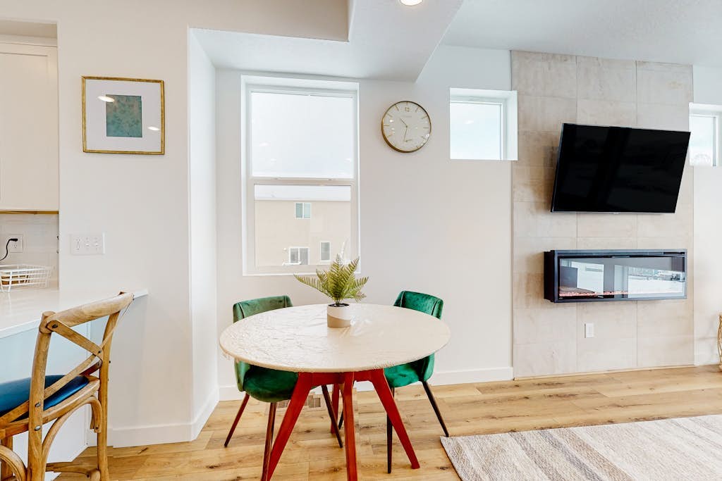 Brand-new townhome near slopes & town with fireplace, home gym, & W/D - dogs OK