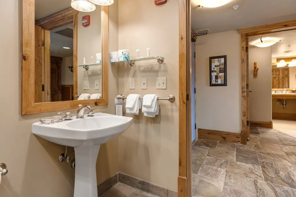The Lodges at Deer Valley AC 5323 and 5423