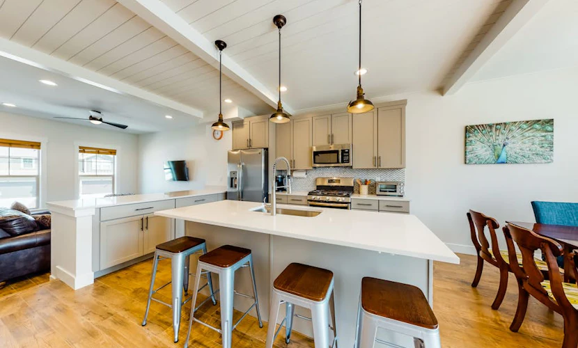 Family-friendly 3-story townhouse with private gas grill near Park City Mountain