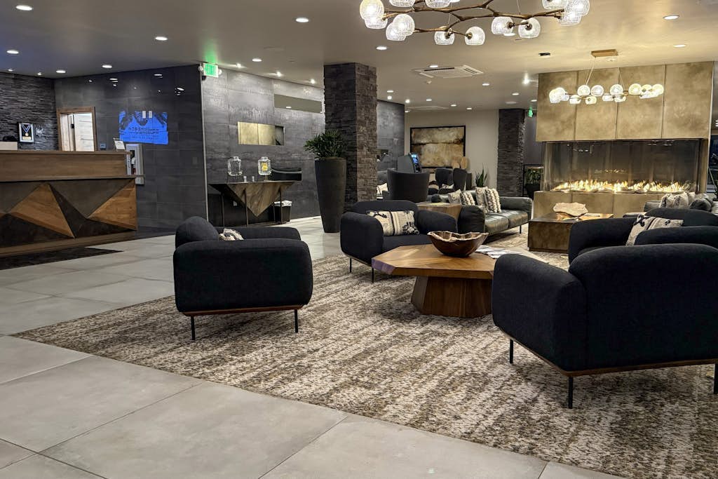 Modern resort condo with pool, hot tub + shuttle service