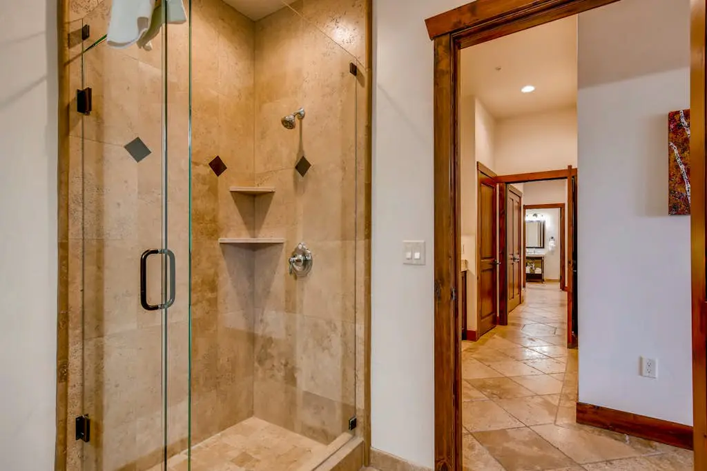 Stunning ski-in/ski-out penthouse w/ shared pool, hot tub, sauna & gym