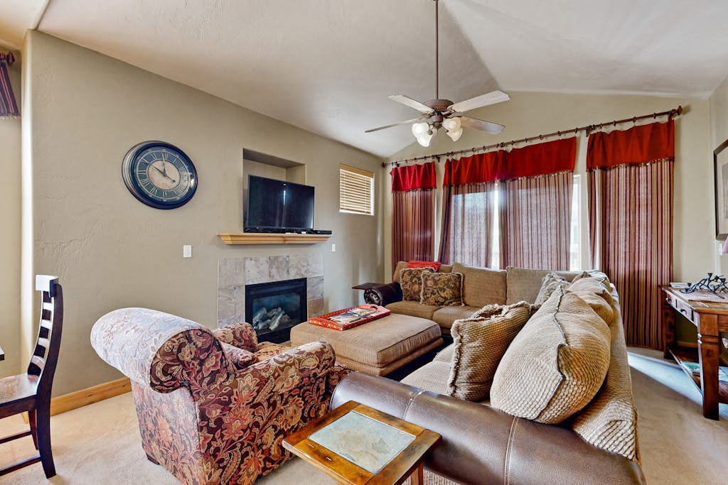 Warm spacious home base at Redstone - walk to shops & dining