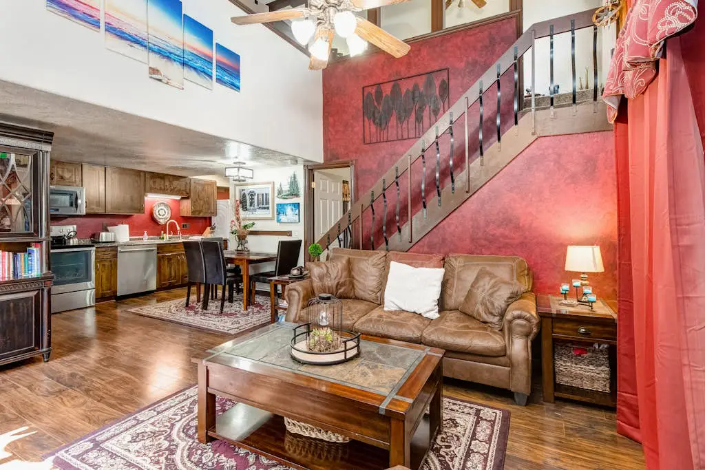 Red Pine Lofts Q8
