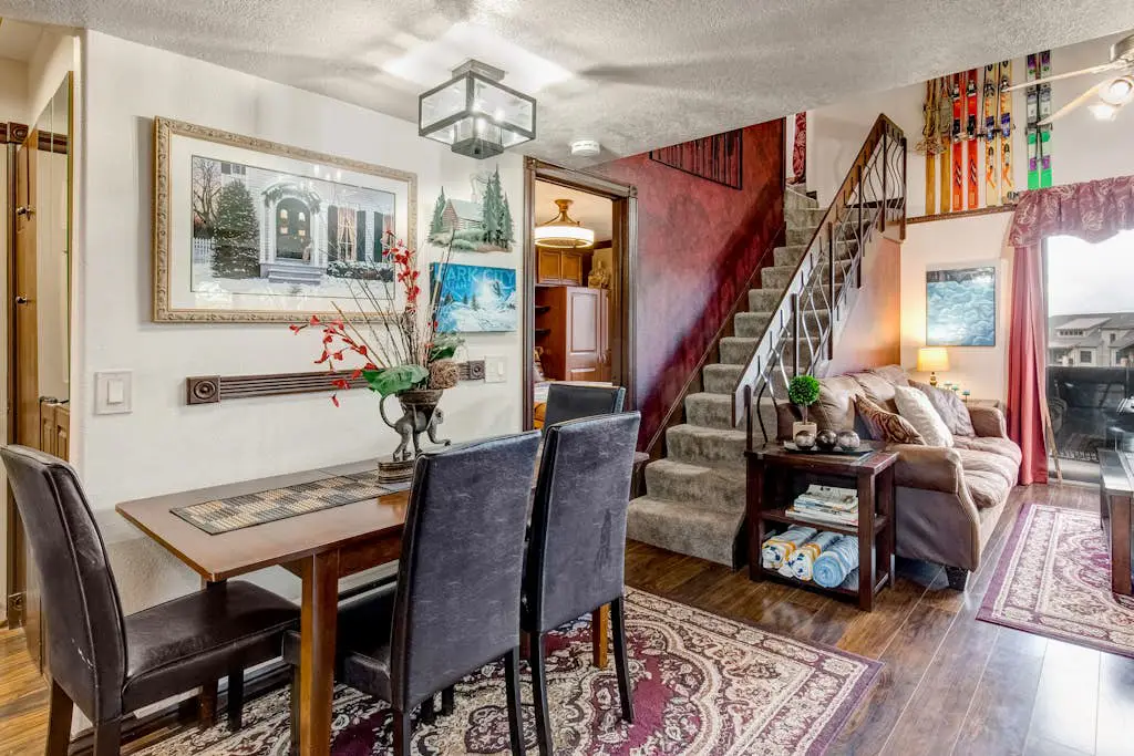 Red Pine Lofts Q8