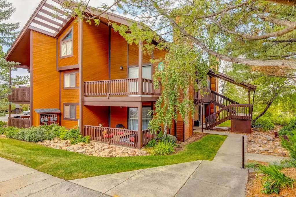 Red Pine Lofts Q8