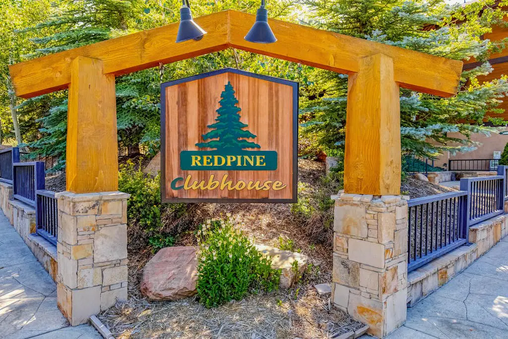 Red Pine Lofts Q8