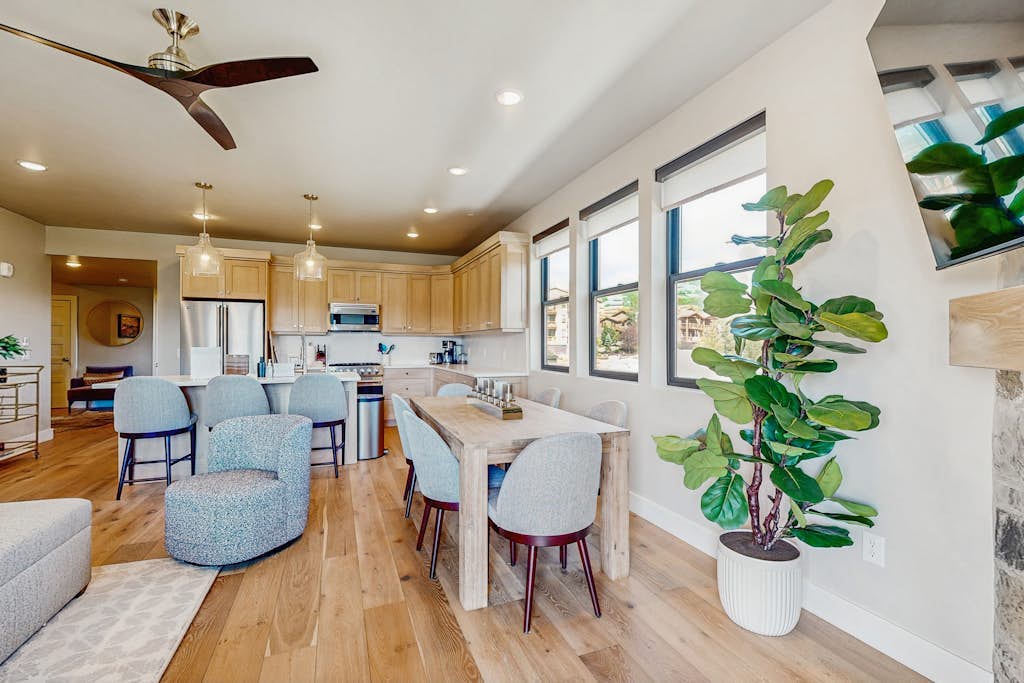 Lakeview Condo with fireplace, gas grill & w/d - close to skiing, hiking, & lake