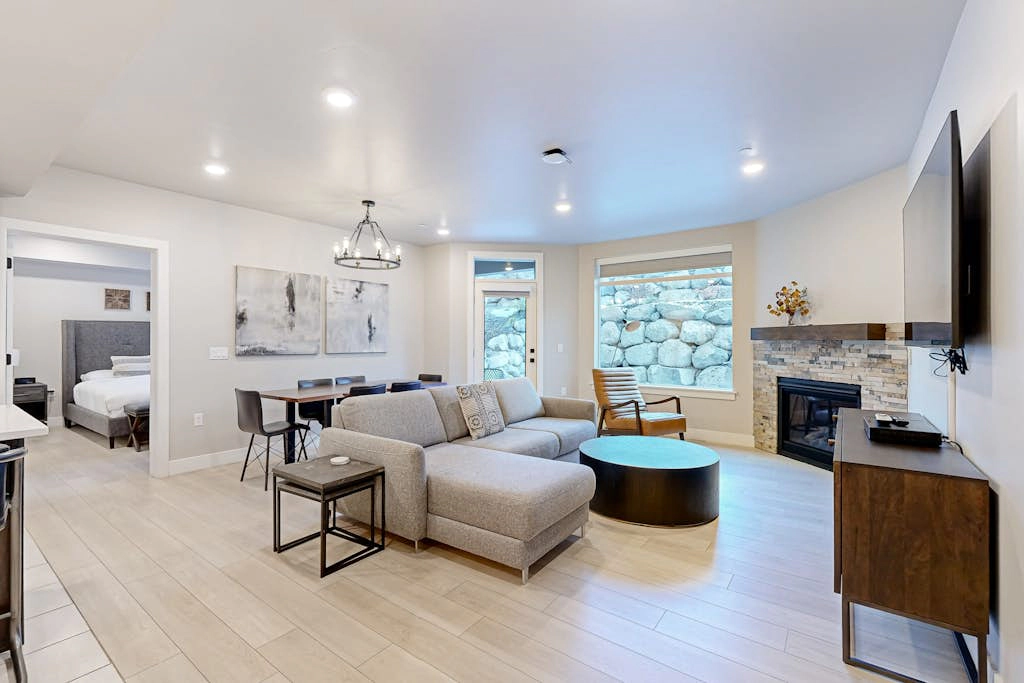 206 - Black Rock Mountain Resort