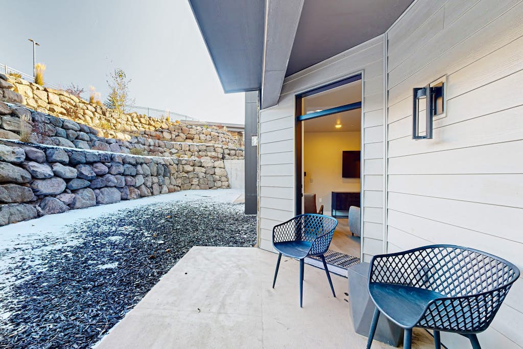 Modern resort condo with pool, hot tub + shuttle service