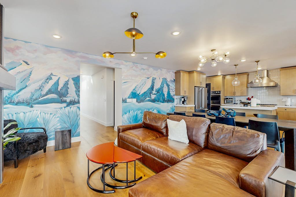 Designer Style with two Private Hot Tubs, Sauna & Firepit