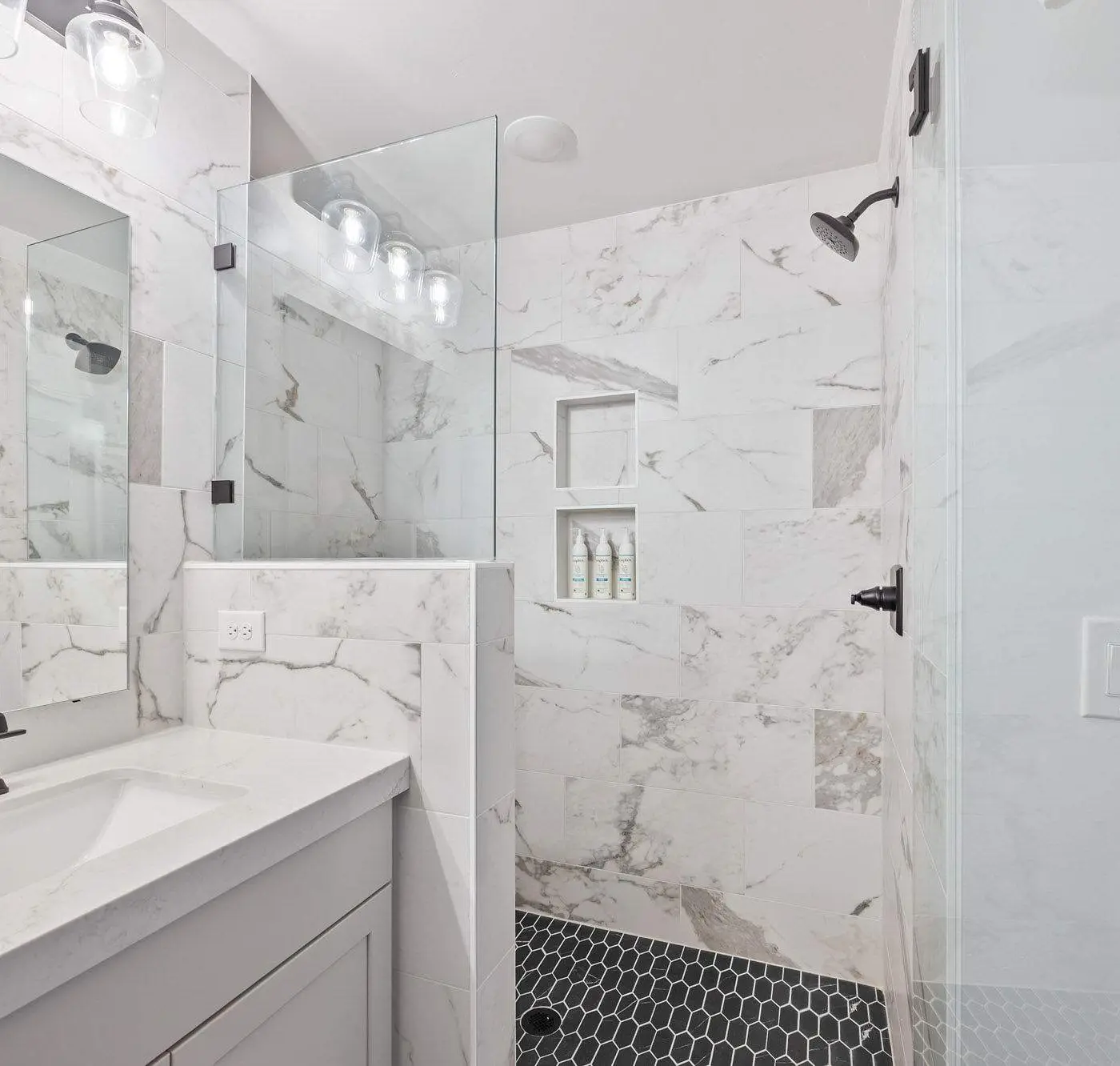 Panoramic views, hot tub & game room, Minutes from Jordanelle Express Gondola