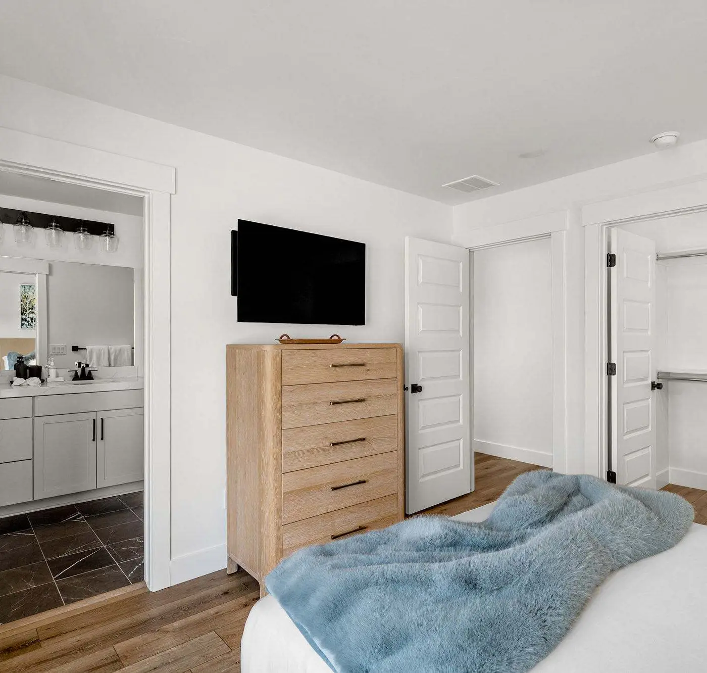 Panoramic views, hot tub & game room, Minutes from Jordanelle Express Gondola