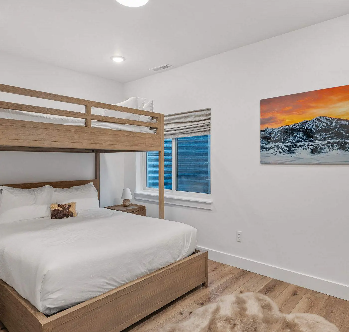 Panoramic views, hot tub & game room, Minutes from Jordanelle Express Gondola