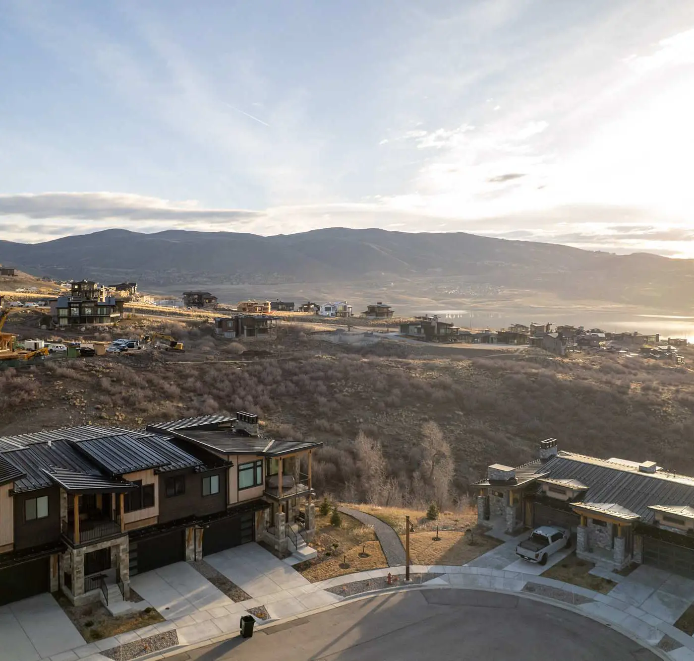 Panoramic views, hot tub & game room, Minutes from Jordanelle Express Gondola