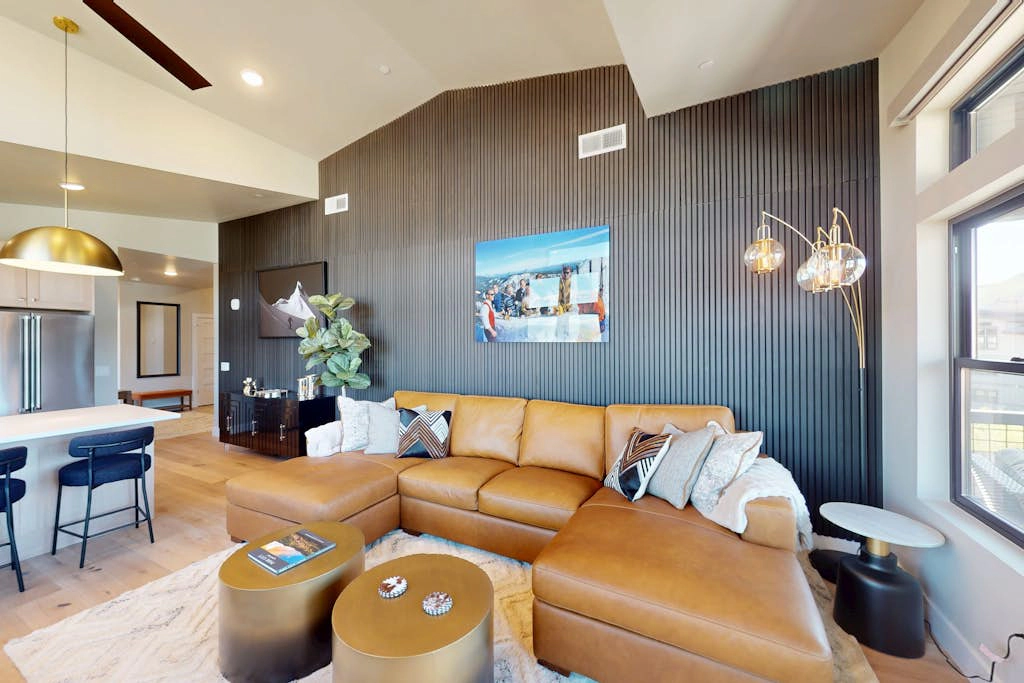 Mayflower Lakeside 304