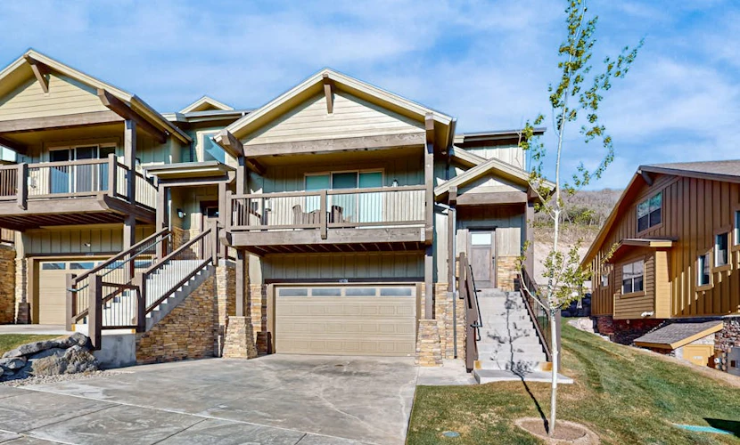 Modern townhome with beautiful sweeping views and steam shower