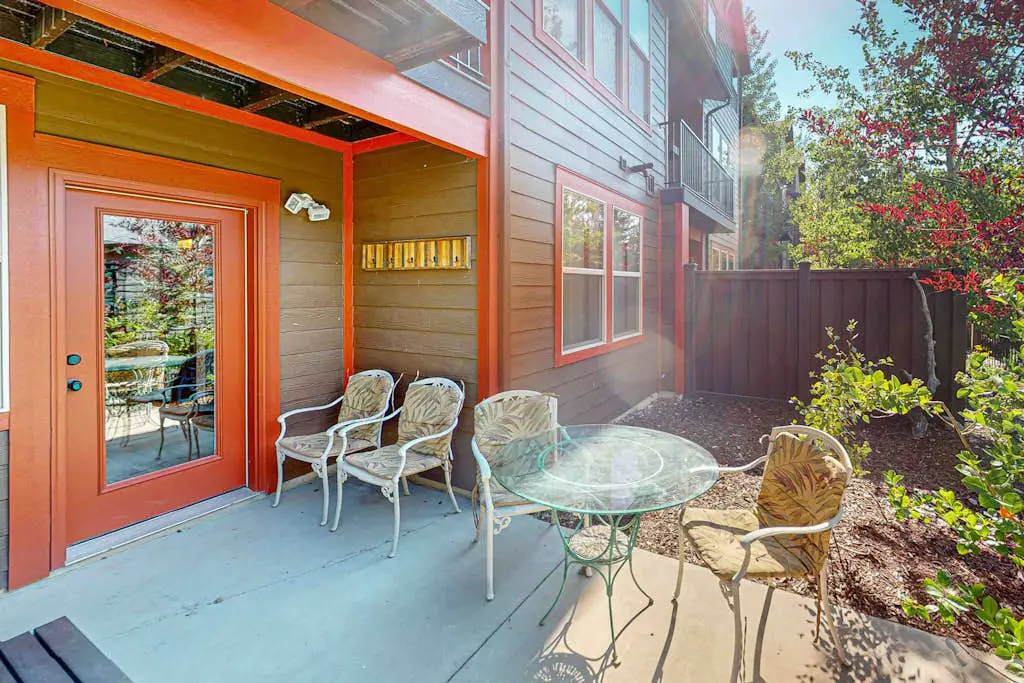 Happy Tails Hideout - Pet Friendly & Private Hot Tub