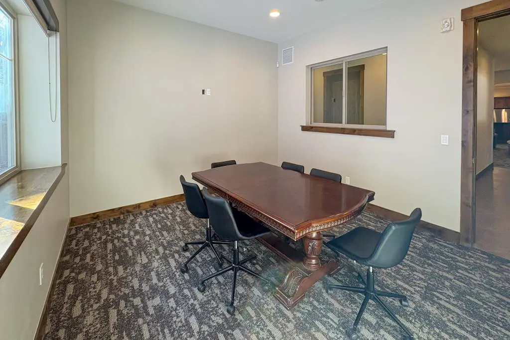 Happy Tails Hideout - Pet Friendly & Private Hot Tub