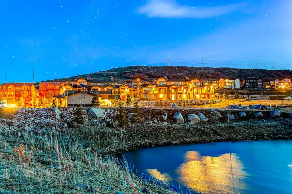Happy Tails Hideout - Pet Friendly & Private Hot Tub