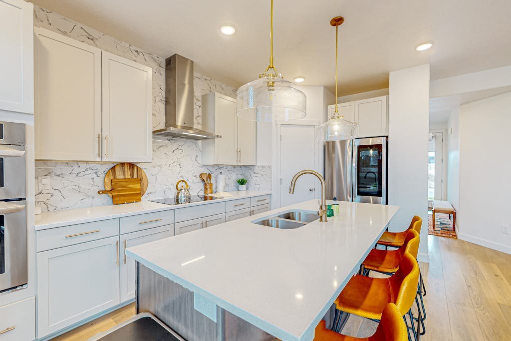 Rose Wood Hideaway | Brand-new house in Park City with large yard & game room