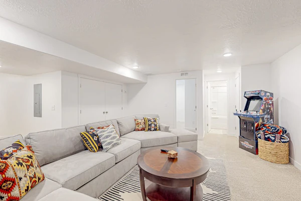 Rose Wood Hideaway | Brand-new house in Park City with large yard & game room