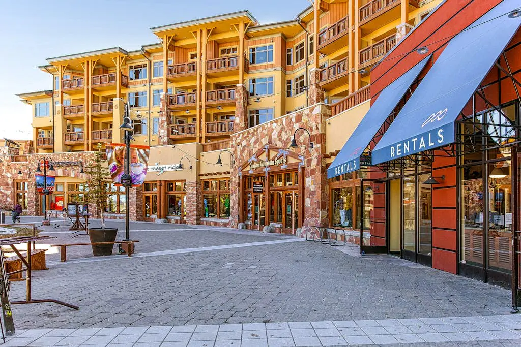 Ski-in/Ski-Out Condo w/ Shared Hot Tubs & Pool, High-Speed WiFi, & Central AC