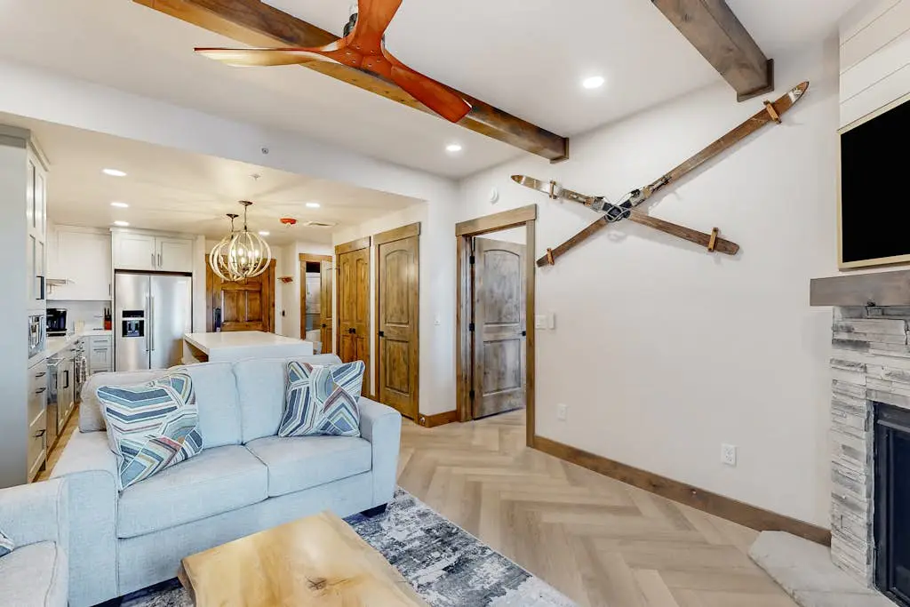 Ski-in-ski-out condo - indoor & outdoor pools, sauna, hot tubs, game room, gym, W&D, AC