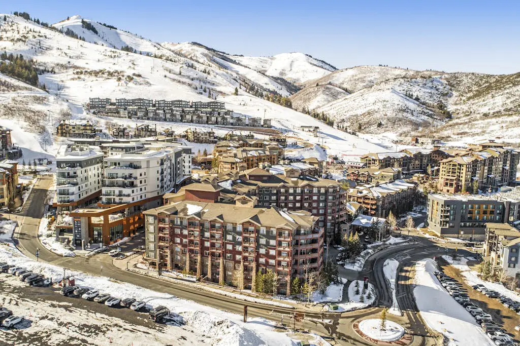 Ski-in-ski-out condo - indoor & outdoor pools, sauna, hot tubs, game room, gym, W&D, AC