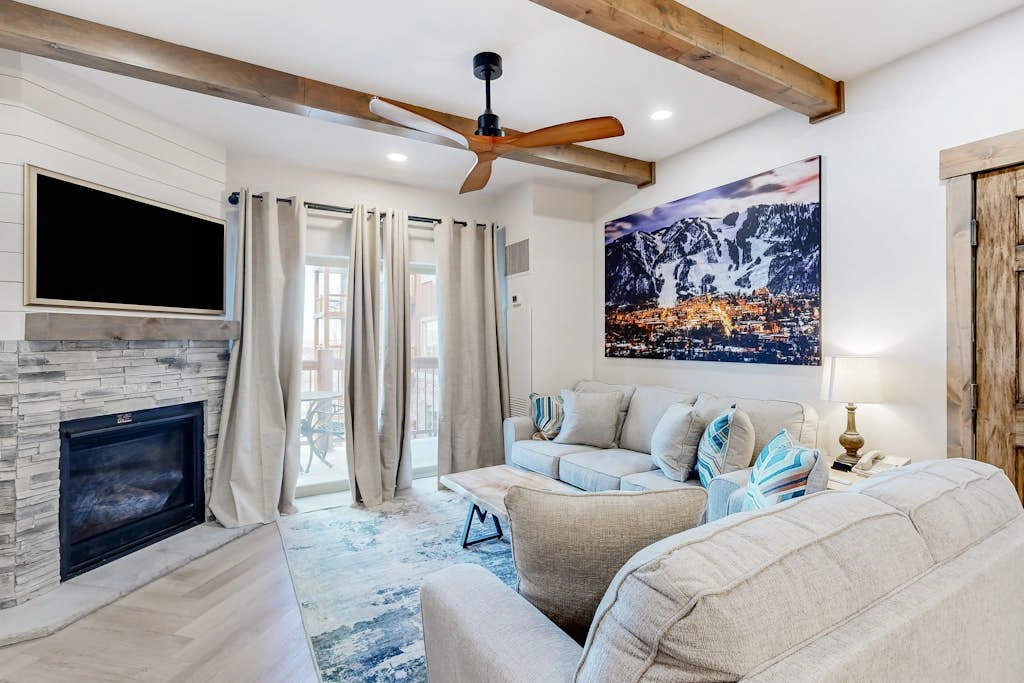 Ski-in - ski-out condo with indoor & outdoor pools, sauna, hot tubs, game room, gym, W&D, AC