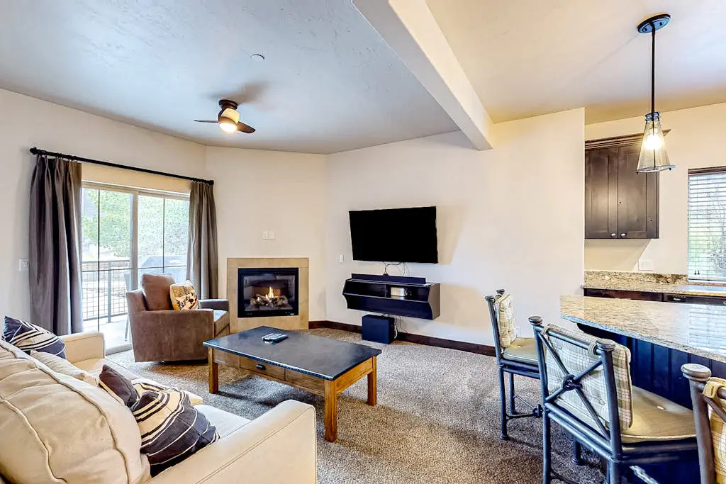 Bear Hollow Haven 2202